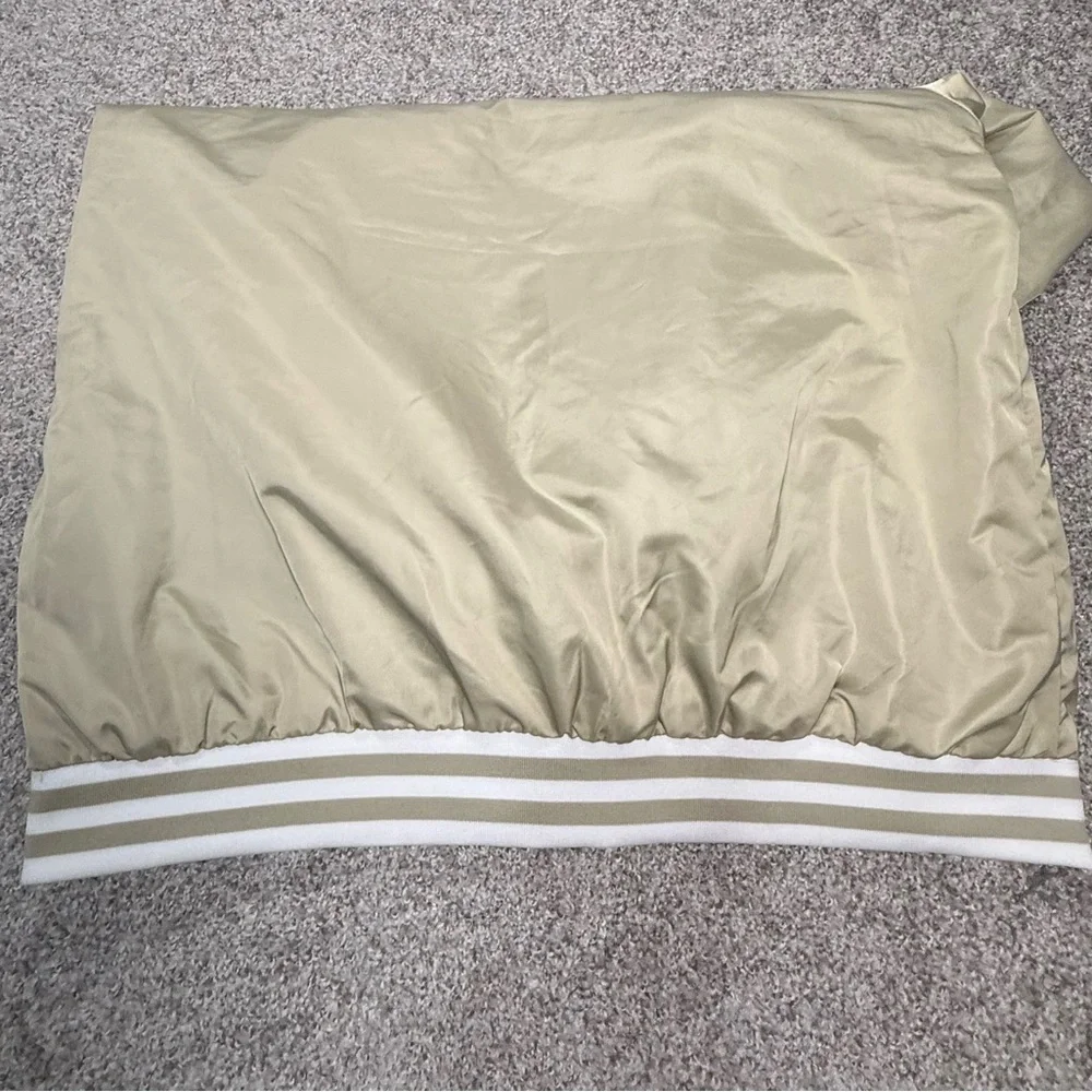 NWT Men’s Primitive Skateboarding Beige Satin Bomber Jacket Size Large L